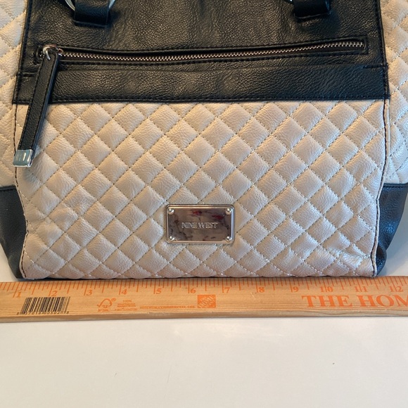 Nine West bag double handle satchel shoulder bag tan quilted look detail - Picture 9 of 16